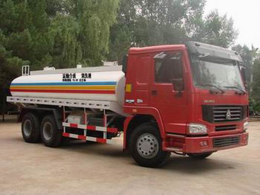 供水车罐体容积与尺寸解析，清洗液运输专用车型技术特点介绍