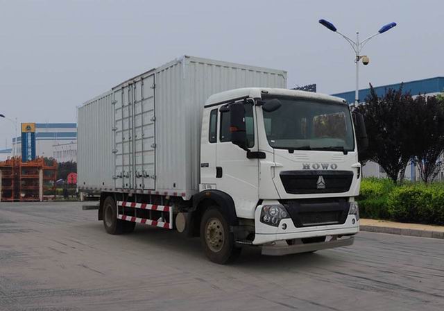 厢式运输车配置参数解析:油耗、结构与选装功能详解 厢式运输车配置参数解析:油耗、结构与选装功能详解