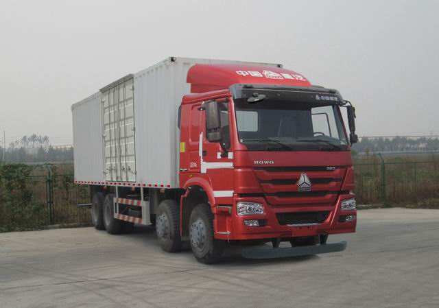 厢式运输车配置详解：可选高顶驾驶室与灵活侧开门设计